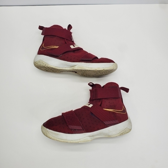 Nike LeBron Soldier 10 Team Burgundy Basketball Size 5Y 6.5 Women Shoes - Picture 12 of 16